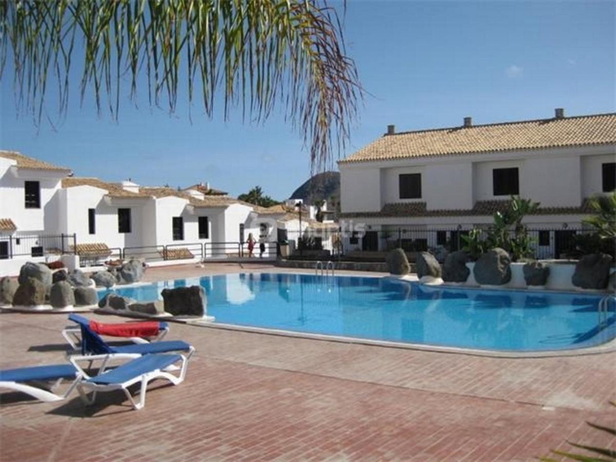 Remarkable 2-Bed House In Chayofa With Pool Bagian luar foto